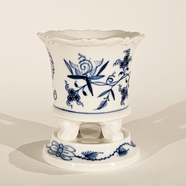 Meissen Füsschenvase - Zwiebelmuster